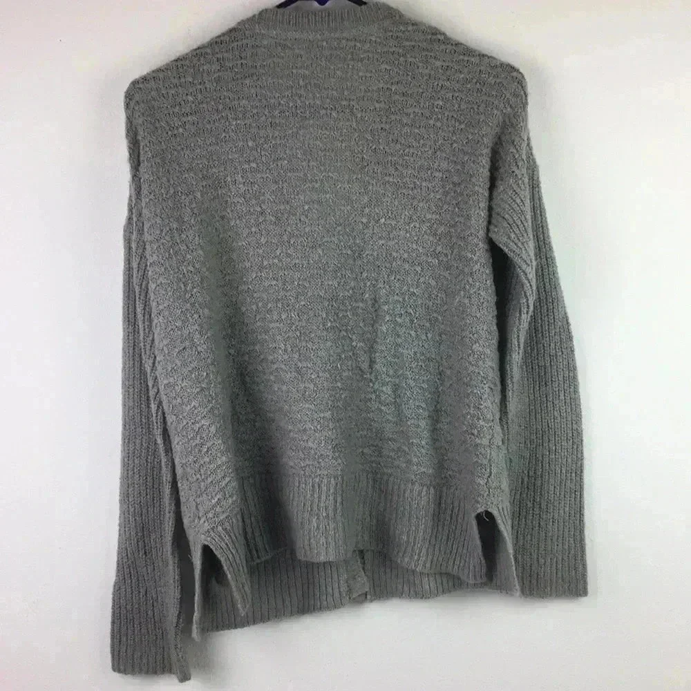 Aeropostale Cardigan Size Medium 100% Acrylic